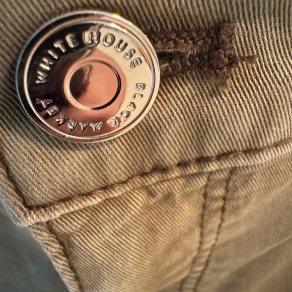 White House Black Market Tan Cargo Shorts Relaxed Fit - Picture 7 of 15